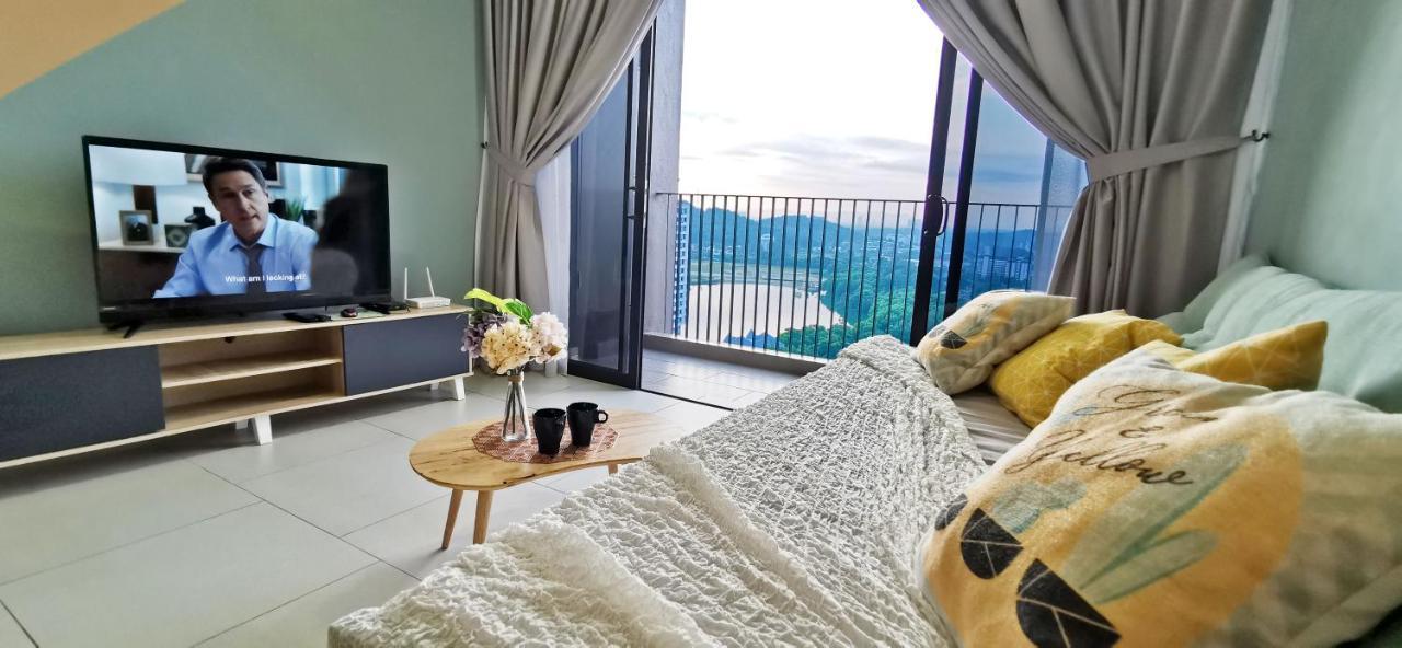 Astetica Pool & Lake View High Floor 100Mbps Wifi Netflix เซอรีเคมบางัน ภายนอก รูปภาพ